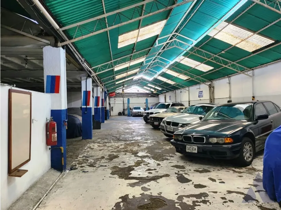 Vendo galpón/Fondo de Comercio 655m2 Los Ruices 5025 - 9