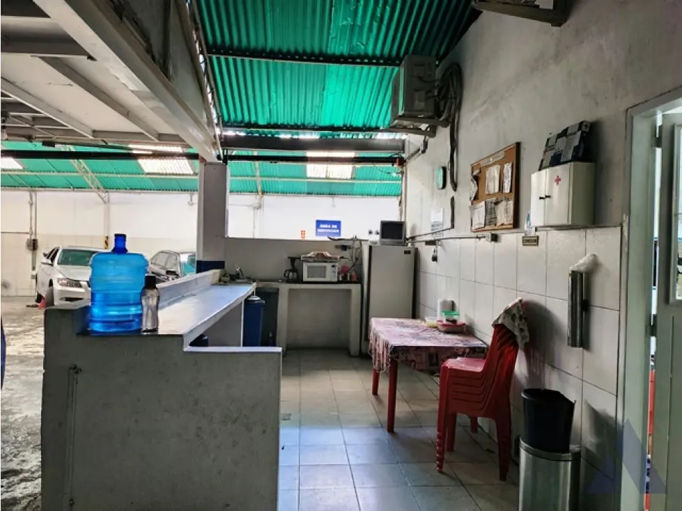 Vendo galpón/Fondo de Comercio 655m2 Los Ruices 5025 - 10