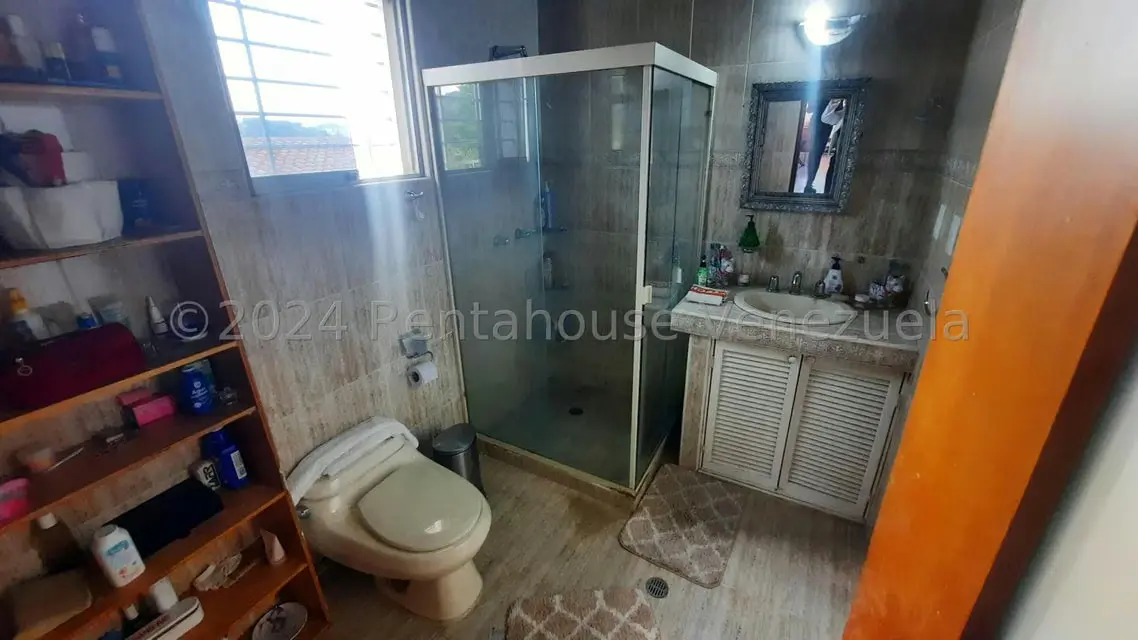 Casa (Multipes Niveles) en Venta en Cumbres de Curumo, Distrito Metropolitano - 14
