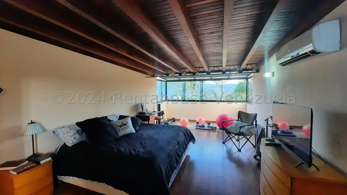 Casa (Multipes Niveles) en Venta en Cumbres de Curumo, Distrito Metropolitano - 8