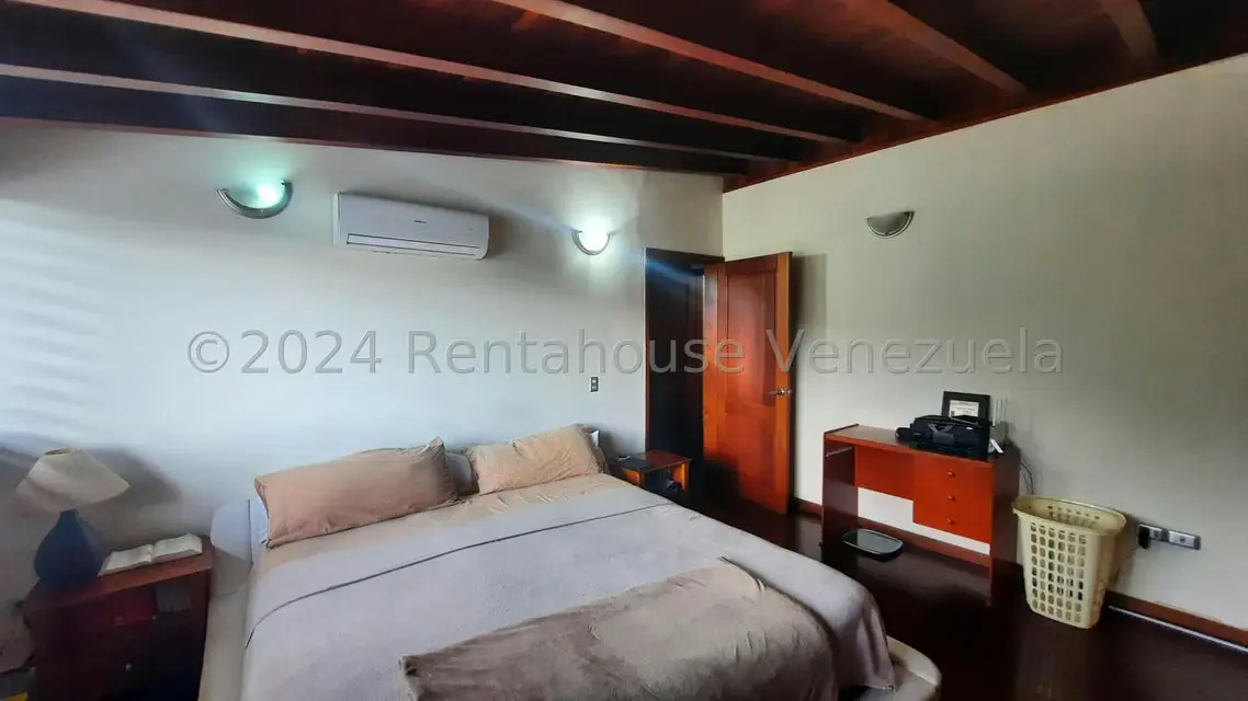 Casa (Multipes Niveles) en Venta en Cumbres de Curumo, Distrito Metropolitano - 10