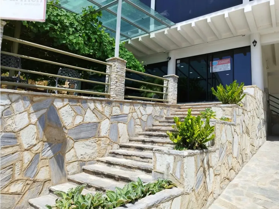 Posada en venta - La Guaira, Playa Grande - 17