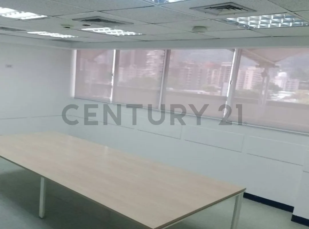 OFICINA EN ALQUILER - MÁXIMA VISIBILIDAD Y PODER CORPORATIVO EN LOS RUICES - 18