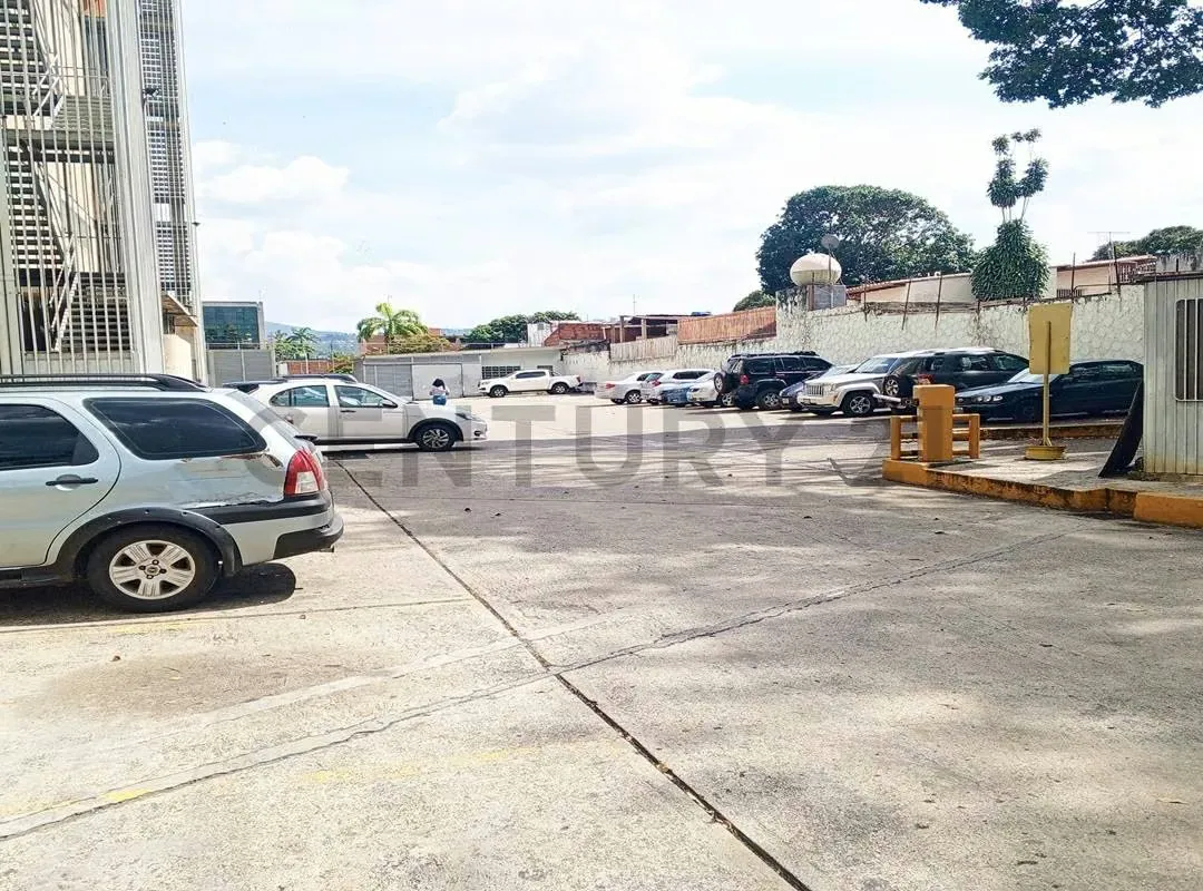 OFICINA EN ALQUILER - MÁXIMA VISIBILIDAD Y PODER CORPORATIVO EN LOS RUICES - 21