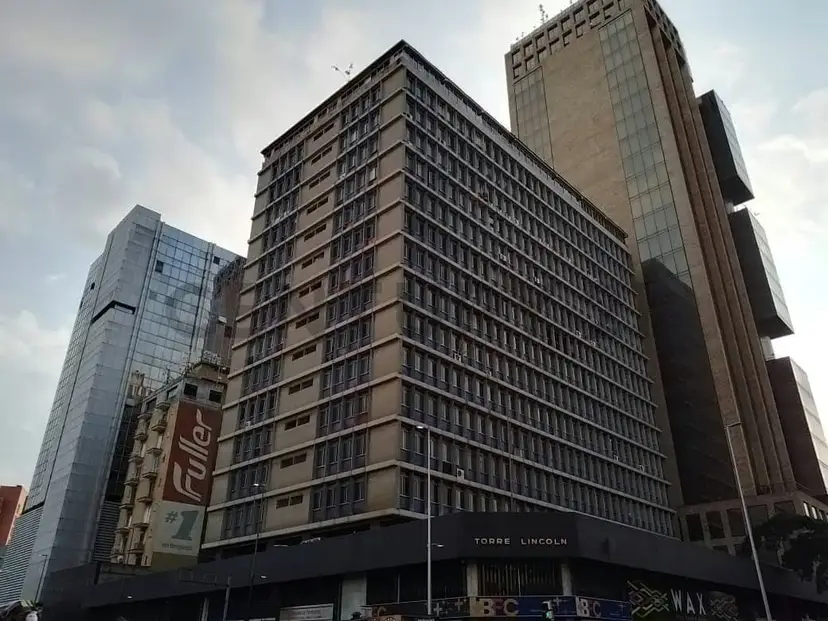 Oficina en alquiler en Torre Lincoln, Plaza Venezuela (FM)