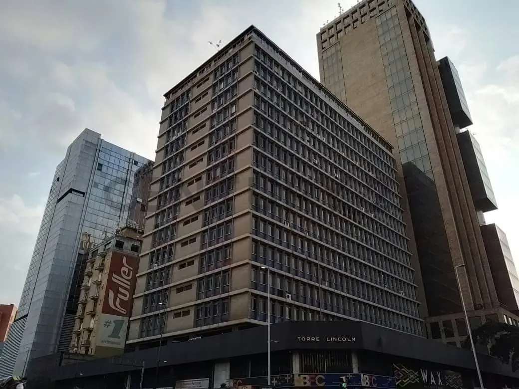 Oficina en alquiler en Torre Lincoln, Plaza Venezuela (FM)