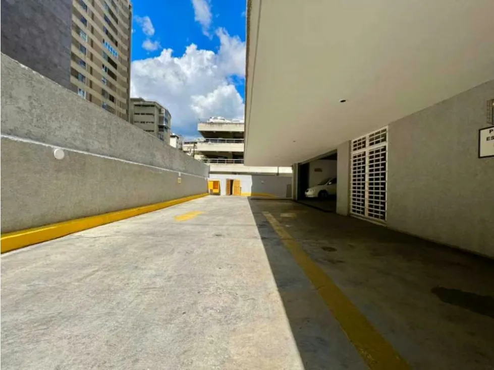 En Venta Estacionamiento 3.445m2 300 Puestos La Castellana - 5