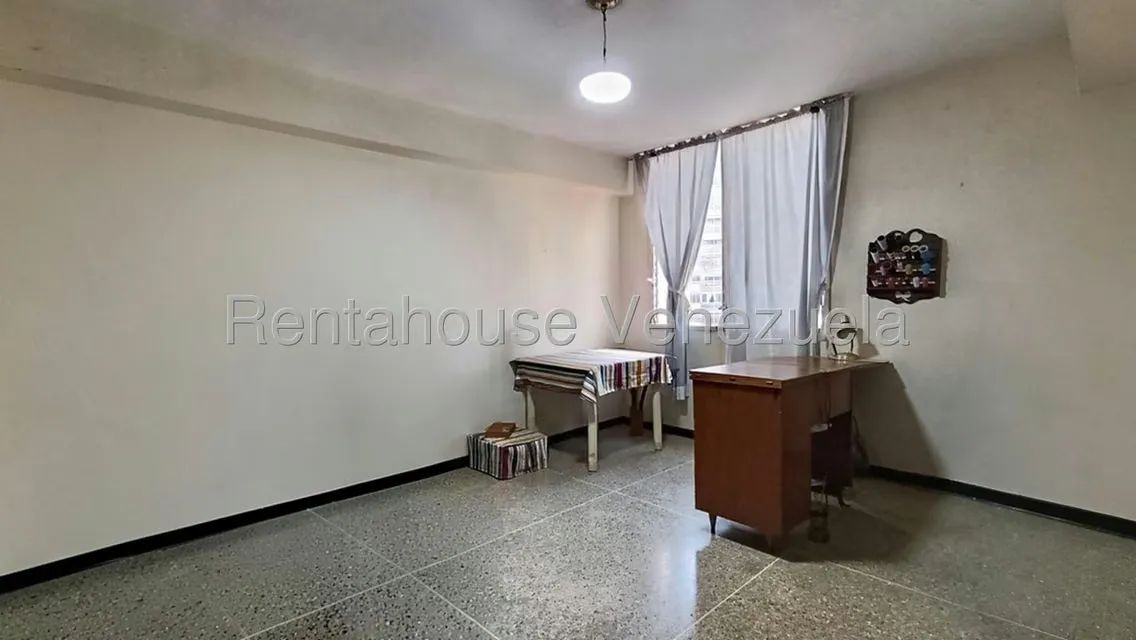 Apartamento (1 Nivel) en Venta en El Paraiso, Distrito Metropolitano - 26