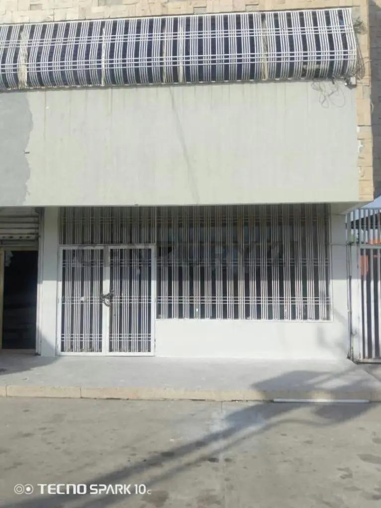 Local en alquiler en la Avenida intercomunal sector R-10