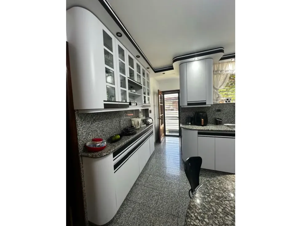 Vendo casa 550m2 San Bernardino 4130 - 11