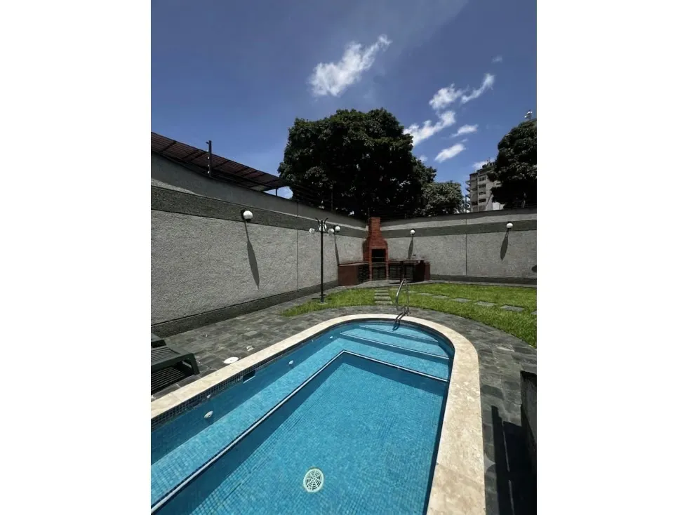 Vendo casa 550m2 San Bernardino 4130 - 5