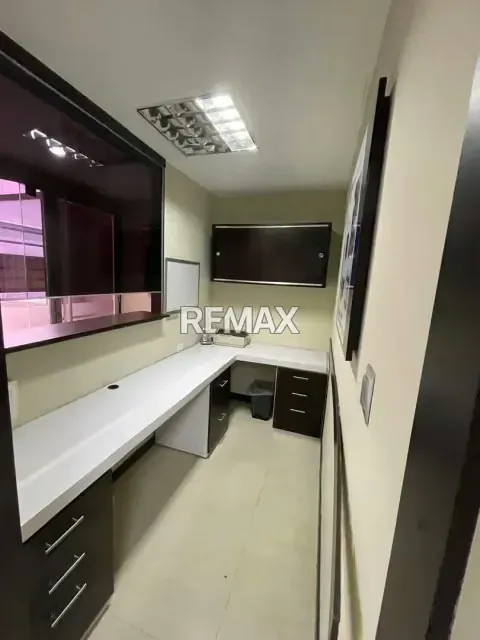 VENDO OFICINA COMERCIAL EN CC LA ESTANCIA EN CABUDARE - 6