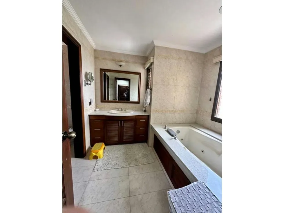 Vendo apto 282m2 4h/5b/4p Los Naranjos 0378 - 9