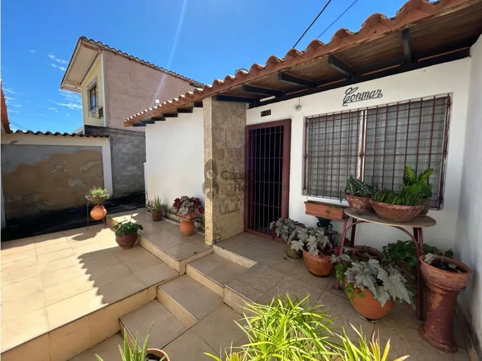 CASA EN VENTA BEJUMA URB CAMPO CLARO