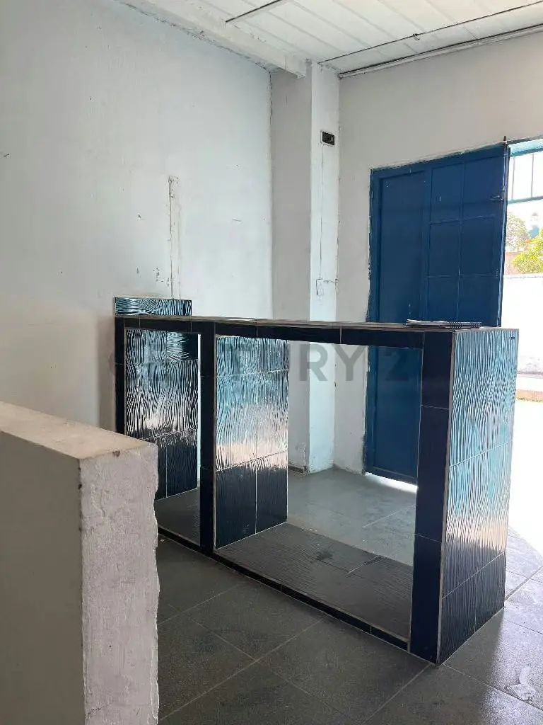 Alquiler Local Comercial En zona Repuestera de Naguanagua