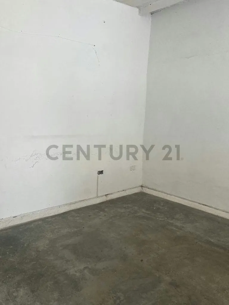 Alquiler Local Comercial En zona Repuestera de Naguanagua - 8