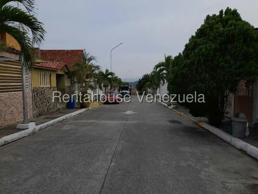 Casa (Duplex) en Venta en Colinas de Betania, Miranda - 28