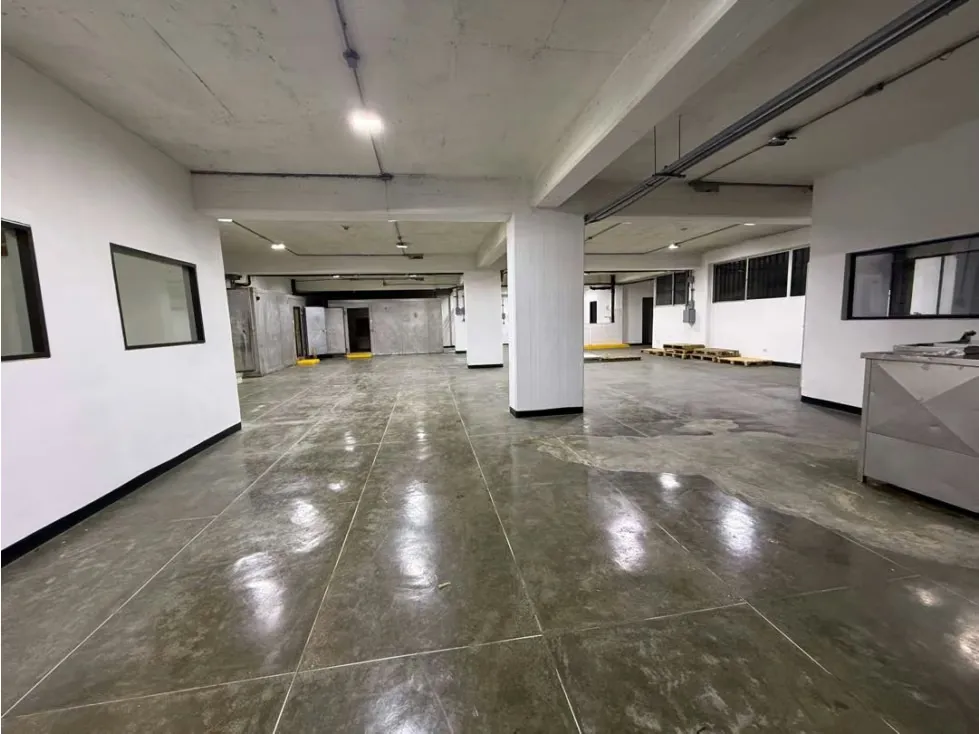 Vendo edificio industrial 2529m2 El Llanito 0562 - 2