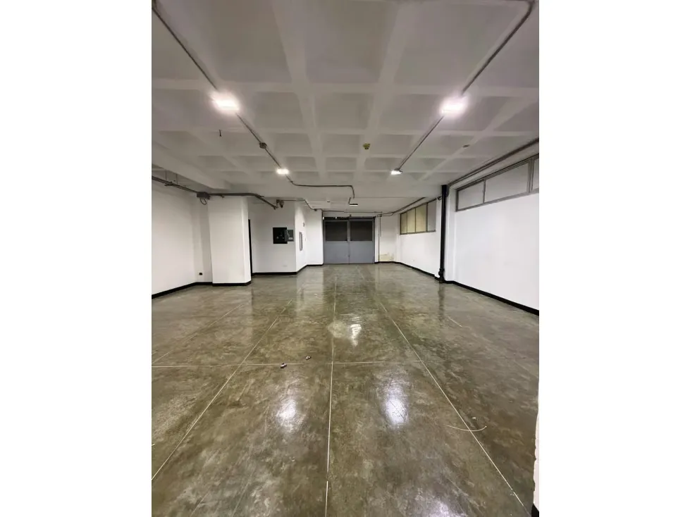Vendo edificio industrial 2529m2 El Llanito 0562 - 17