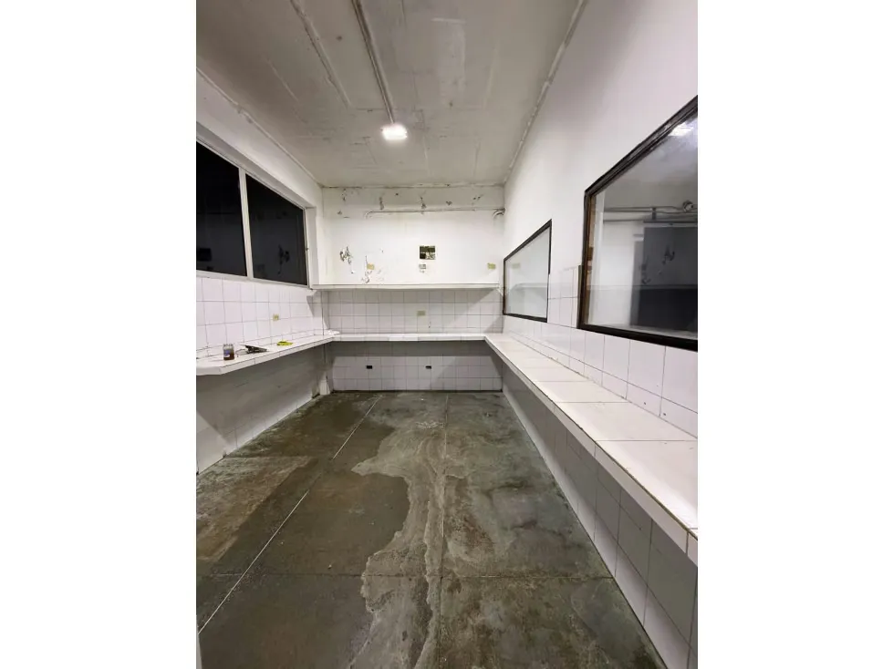 Vendo edificio industrial 2529m2 El Llanito 0562 - 9