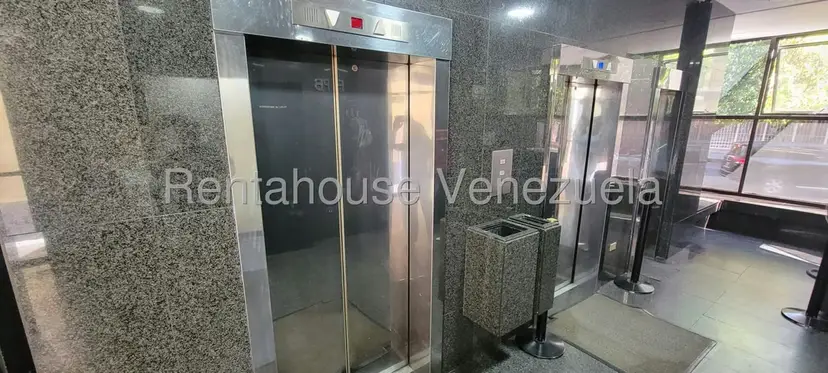 Comercial (Oficina) en Alquiler en El Rosal, Distrito Metropolitano