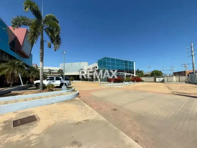 CENTRO COMERCIAL EN VENTA CC FLORIDA OUTLET
