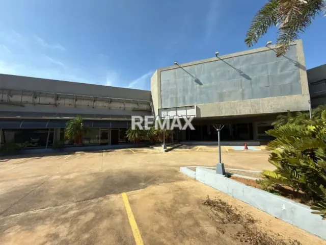 CENTRO COMERCIAL EN VENTA CC FLORIDA OUTLET - 2