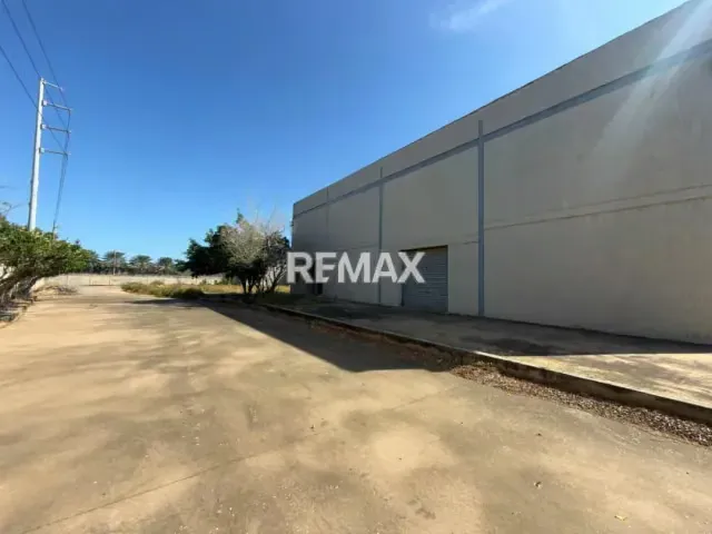 CENTRO COMERCIAL EN VENTA CC FLORIDA OUTLET - 10