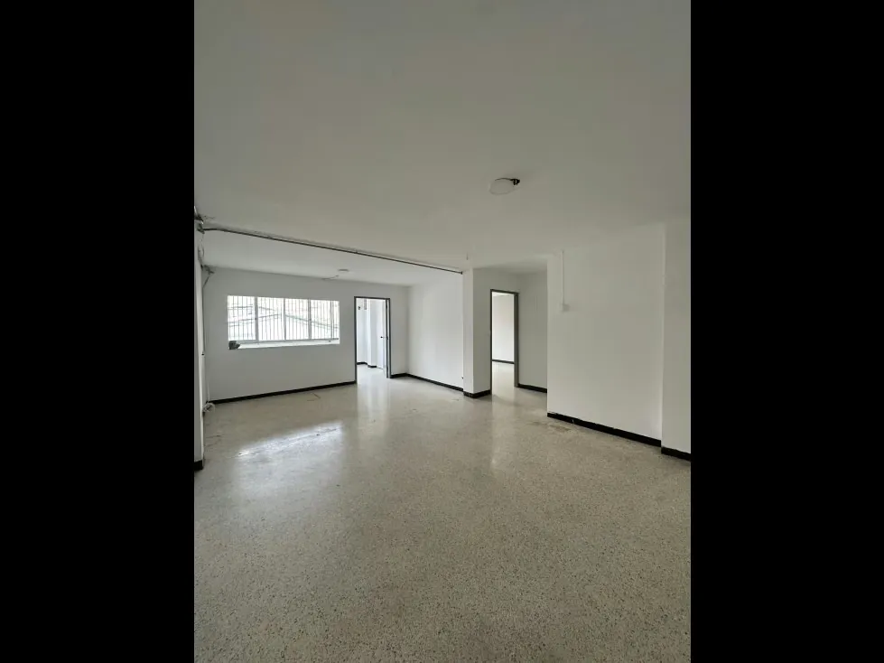 Local de 300m2 en alquiler en el Llanito - 10