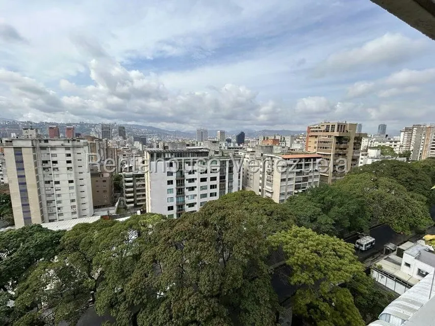 Apartamento (1 Nivel) en Venta en La Florida, Distrito Metropolitano - 11