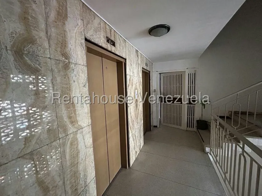 Apartamento (1 Nivel) en Venta en La Florida, Distrito Metropolitano - 30