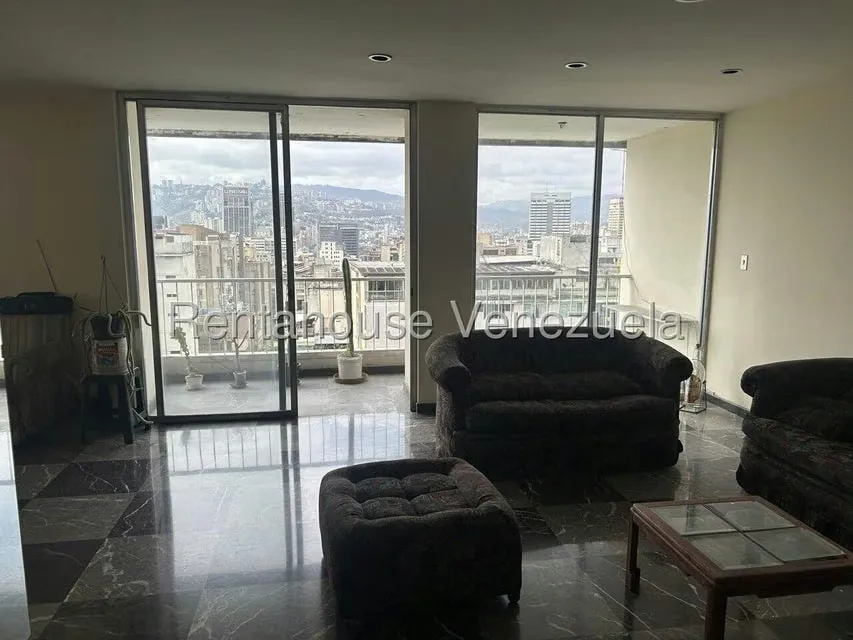Apartamento (1 Nivel) en Venta en La Florida, Distrito Metropolitano - 3