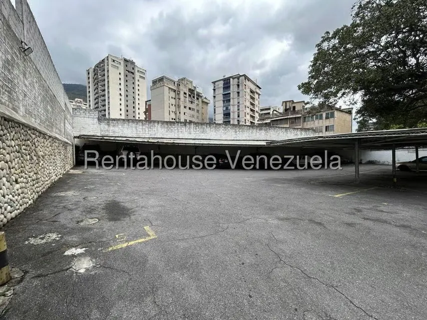 Apartamento (1 Nivel) en Venta en La Florida, Distrito Metropolitano - 35