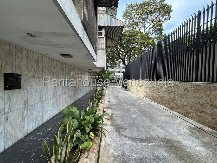 Apartamento (1 Nivel) en Venta en La Florida, Distrito Metropolitano - 37