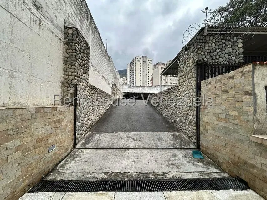Apartamento (1 Nivel) en Venta en La Florida, Distrito Metropolitano - 38