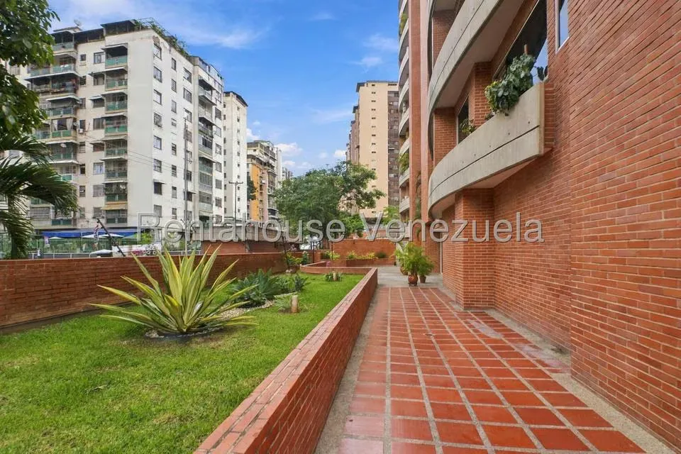 Apartamento (1 Nivel) en Venta en Santa Monica, Distrito Metropolitano - 21