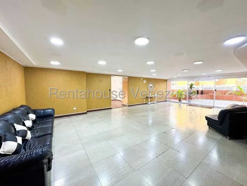 Apartamento (1 Nivel) en Venta en Santa Monica, Distrito Metropolitano - 24