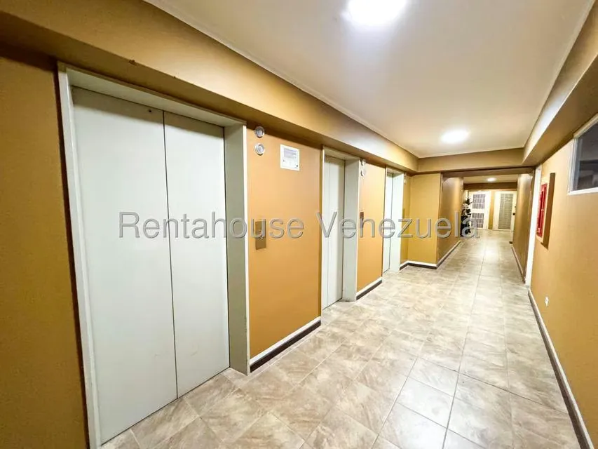 Apartamento (1 Nivel) en Venta en Santa Monica, Distrito Metropolitano - 26