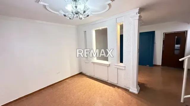 TownHouse en Venta Villa Sagrada Familia V - 2