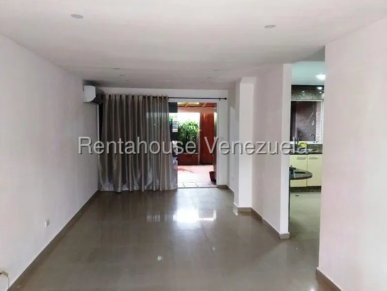 Townhouse (Duplex) en Venta en Terraza I Buenaventura, Miranda - 4
