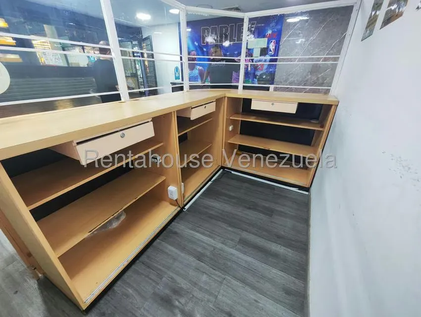 Local Comercial en Venta en Prados del Este, Distrito Metropolitano - 4