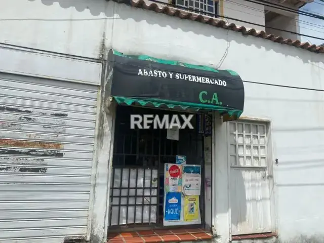 Local a Pie de calle a pocos metros de la avenida Rotaria . Villa Araure.