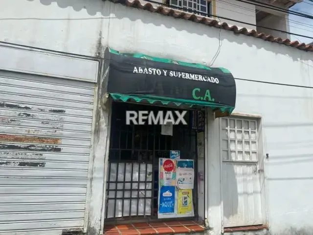Local a Pie de calle a pocos metros de la avenida Rotaria . Villa Araure.