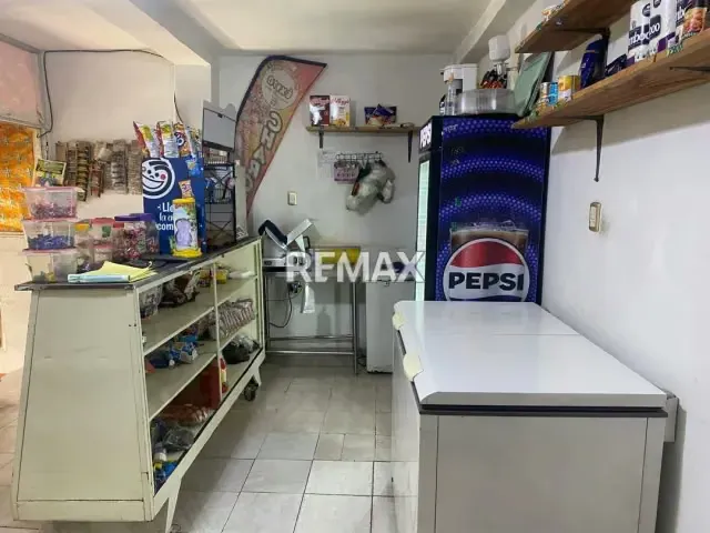 Local a Pie de calle a pocos metros de la avenida Rotaria . Villa Araure. - 3