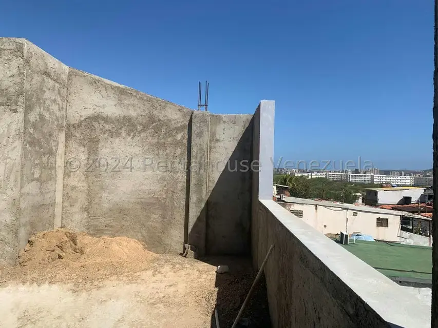 Casa (Multipes Niveles) en Venta en La Arboleda, Nueva Esparta - 48