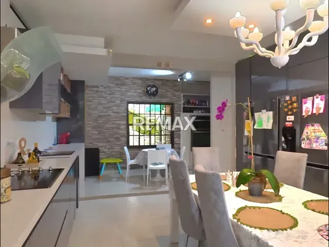 CASA EN VENTA URB. ALTO HATILLO - 5