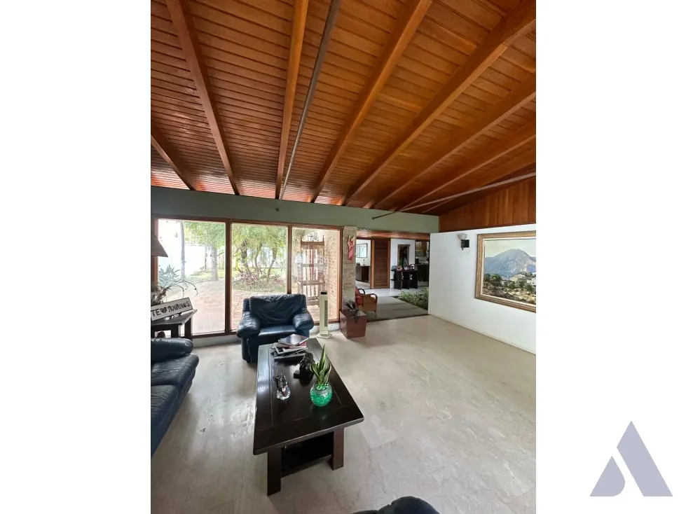 Vendo casa c/ jardín en calle cerrada 447m2 Caurimare 4834 - 2