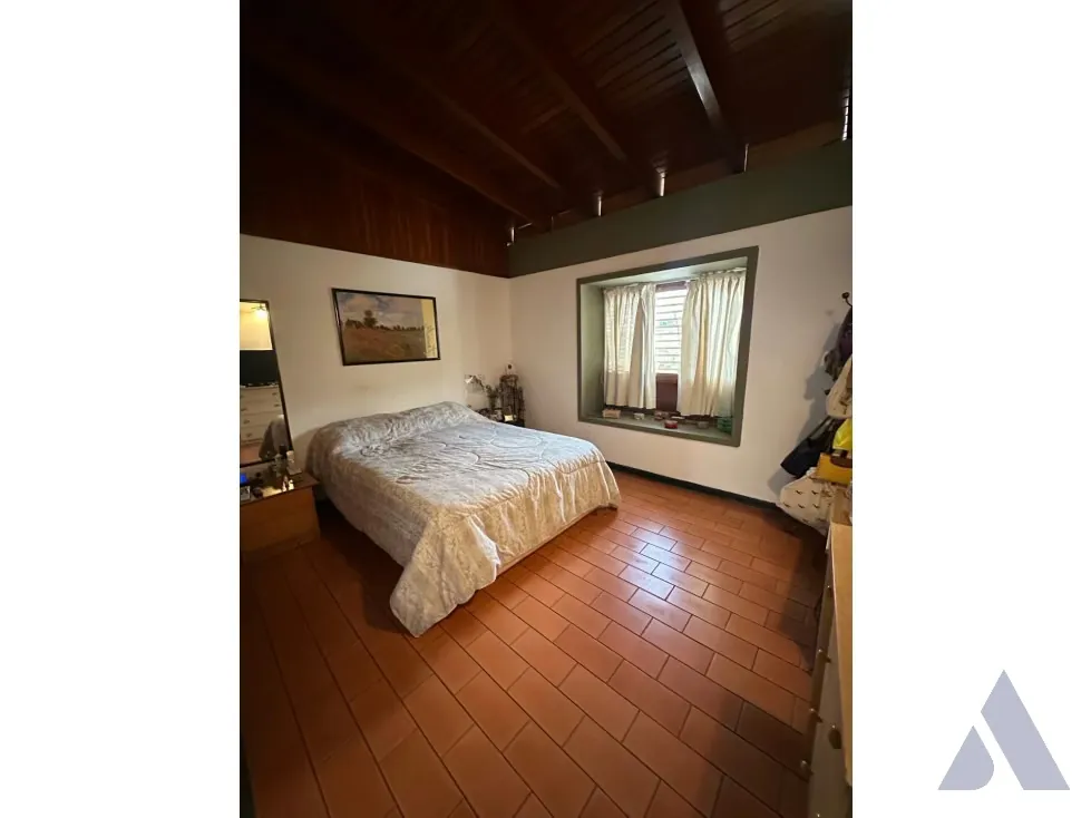 Vendo casa c/ jardín en calle cerrada 447m2 Caurimare 4834 - 8