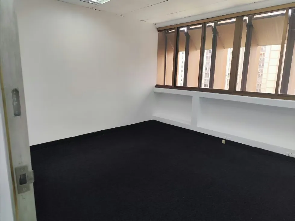 OFC 80MT2 ALQUILER CALLE CAPITOLIO AV. FCO DE MIRANDA - 4