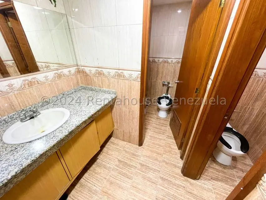 Local Comercial en Alquiler en Los Palos Grandes, Distrito Metropolitano - 17